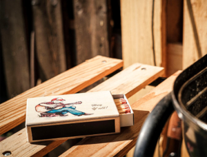 Cowboy_guitar_matchbox